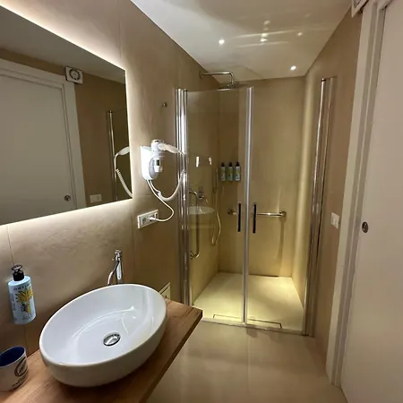 Sabatino Piazza Castelnuovo - Politeama * باليرمو